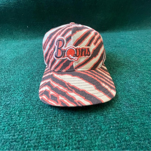 Vtg LA Raiders Pro Line Zubaz Black Snapback Hat. Made In USA